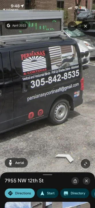 Black Persianas y Cortinas van advertising custom blinds and motorized shades